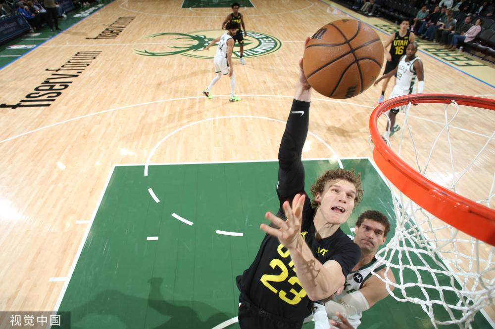 现代足球中 现代足球中