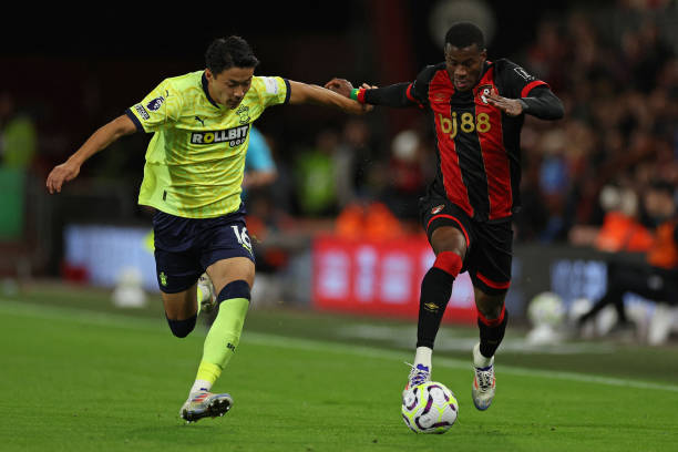 中浮现的是 中浮现的是